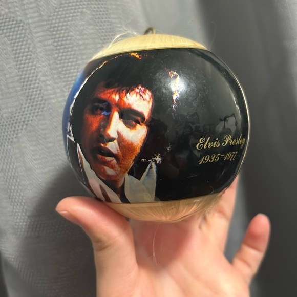 ELVIS PRESLEY MEMORABILIA - Picture 9 of 9